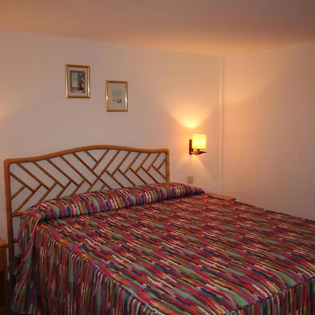 Bellamar C - 10 Personas En Primera Linea De Mar En Llanca. - Es-228-18 Holiday home *