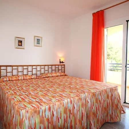 Bellamar C - 10 Personas En Primera Linea De Mar En Llanca. - Es-228-18 Holiday home Llanca